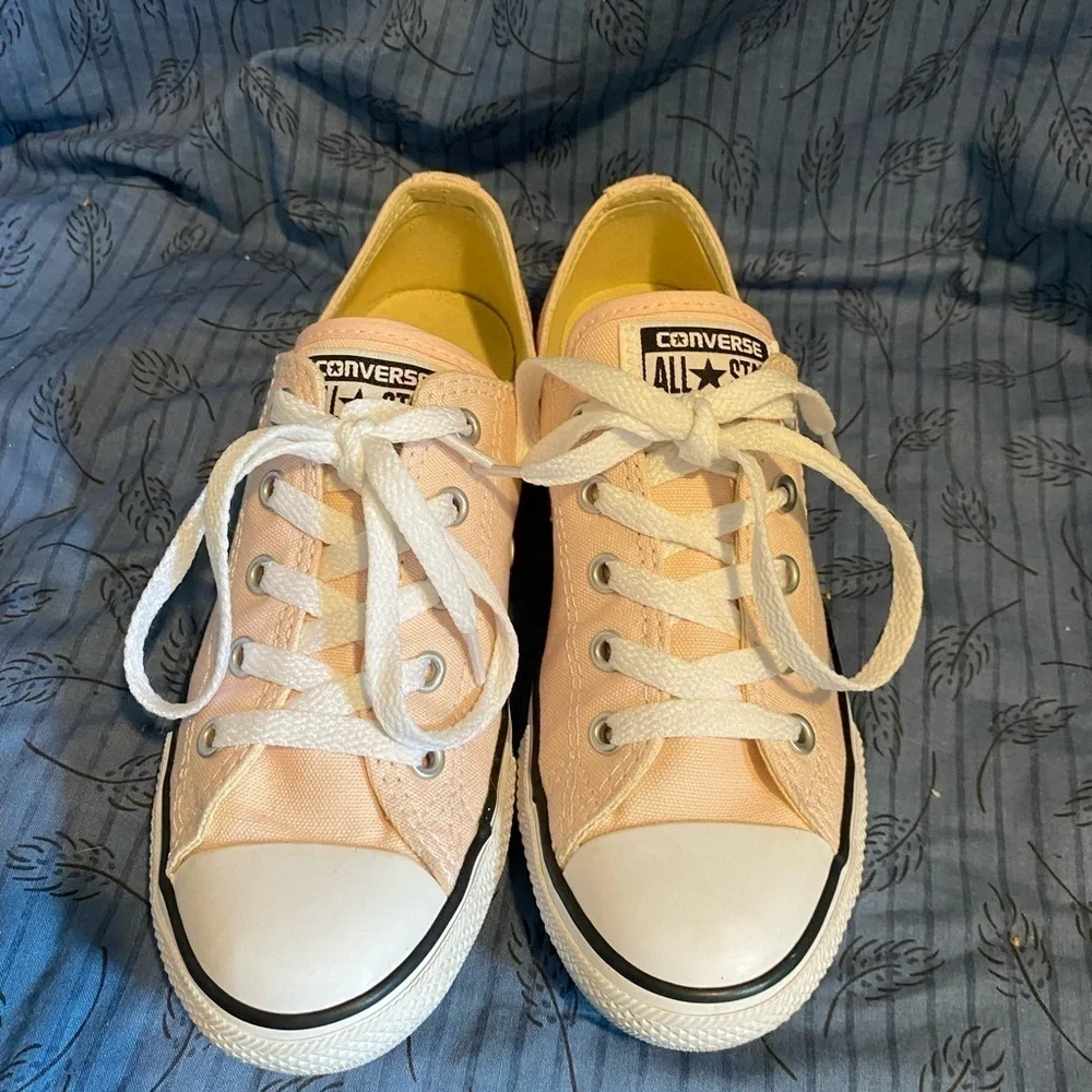 Chuck Taylor All Star Dainty Low Top in vapor pink 7